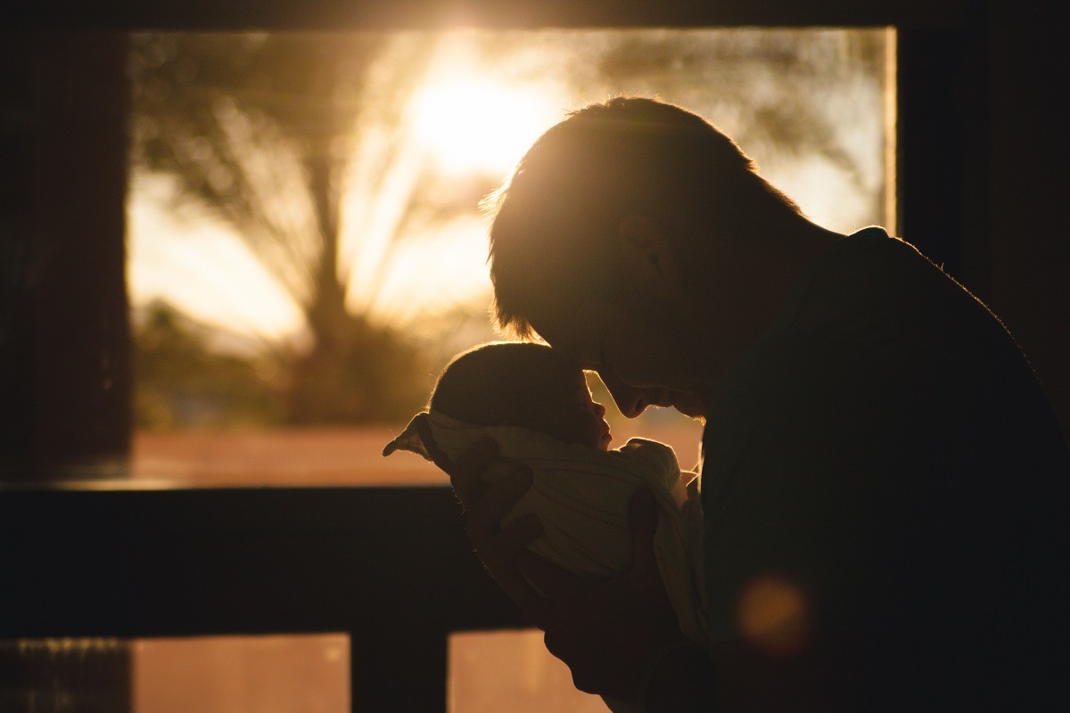 Vaterschaftsurlaub: ein wichtiger Schritt zu einer modernen Familienpolitik und einer resilienten Gesellschaft